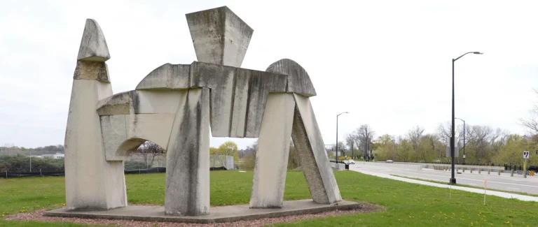 oracle fox river sculpture 768x325
